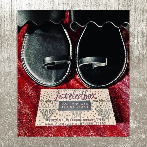 Toe Ring Slip On Sandal - Picture 4 of 8